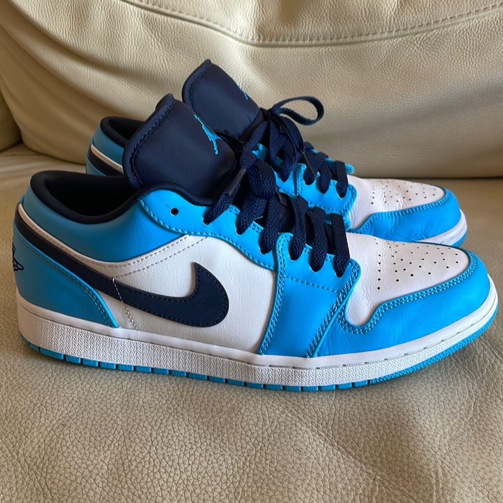 Air Jordan 1 Low Retro 2021 UNC men’s size 10